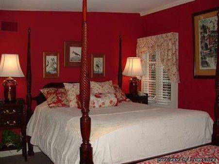 Savannah Bed & Breakfast Inn 3*