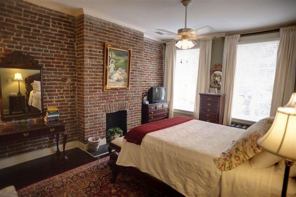 Savannah Bed & Breakfast Inn Bed & Breakfast