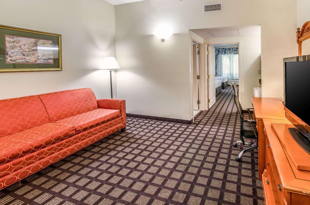 Gateway & Hotel 3*
