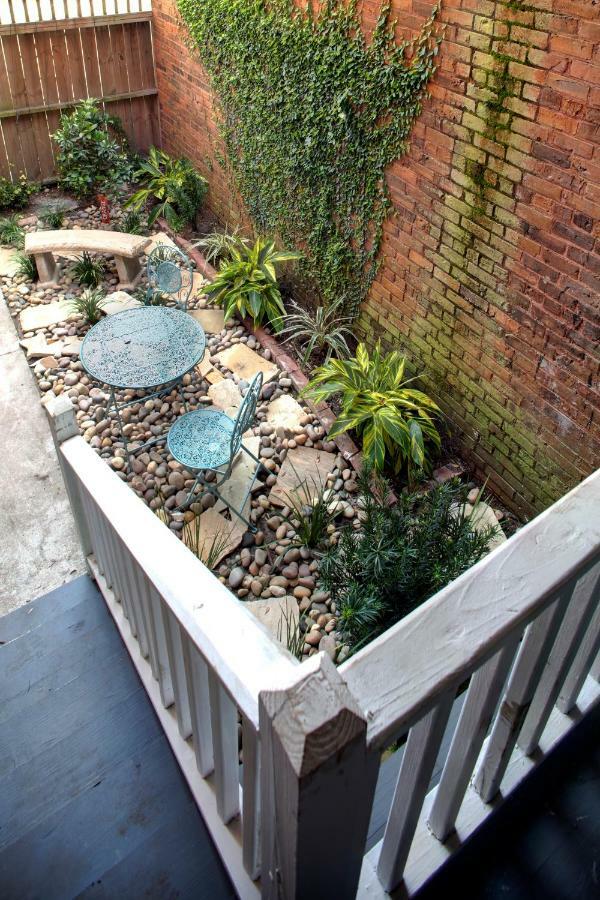 416a Waldburg St - Newly Renovated 1920's Historic District Apt Apartment