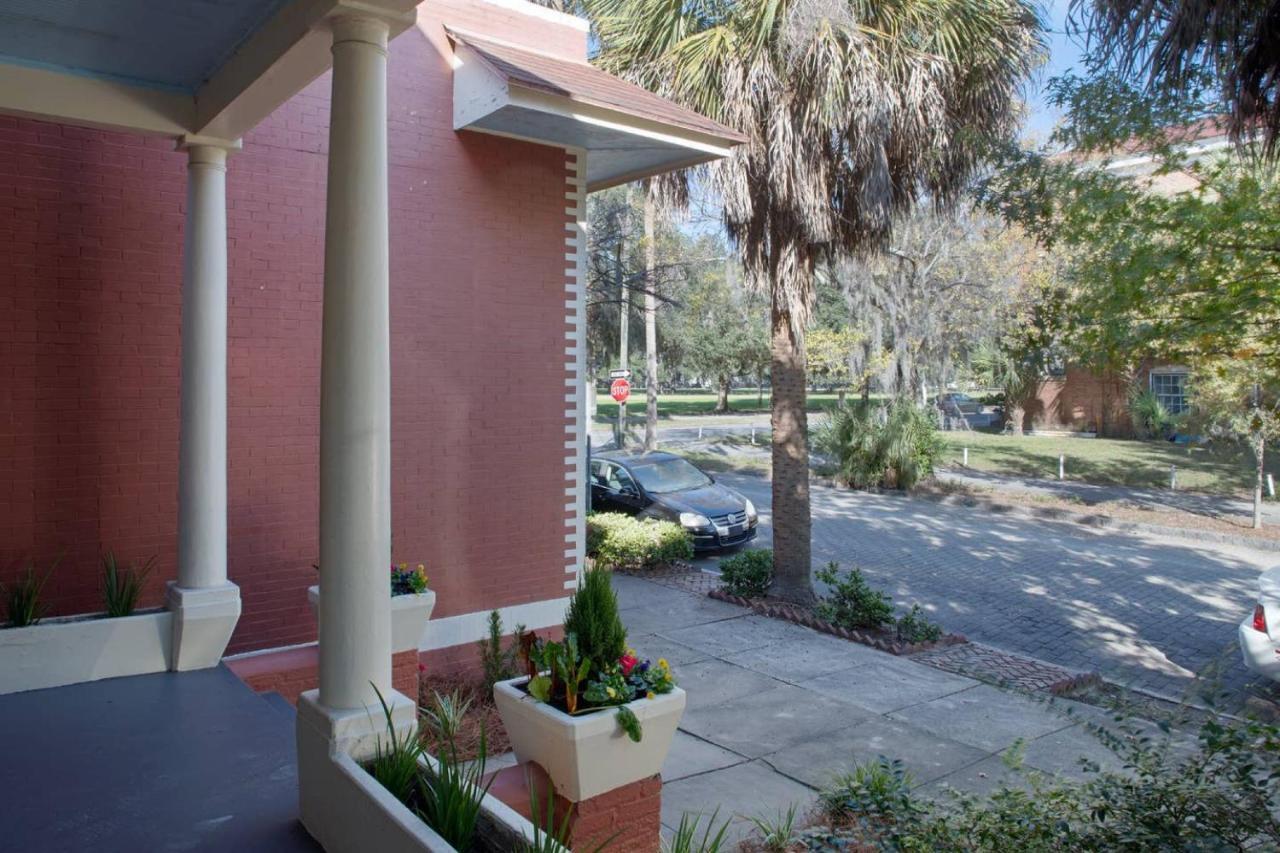 Huge 5 Bed, 5 Bath In Historic Downtown *